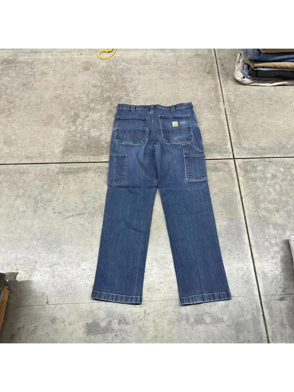 vintage carhartt relaxed fit faded blue jeans size 34 x 32